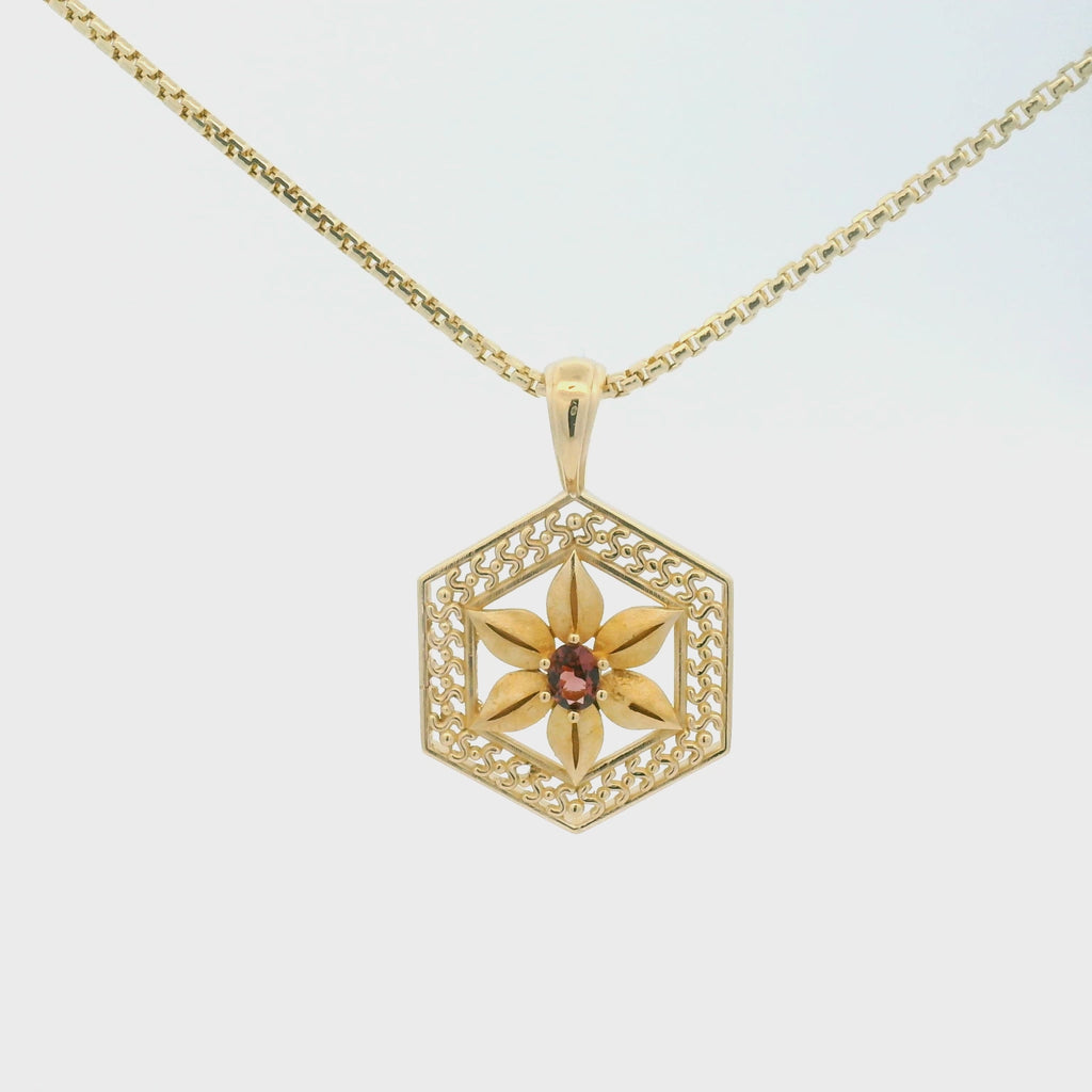 Phoenicia bloom pendant gold